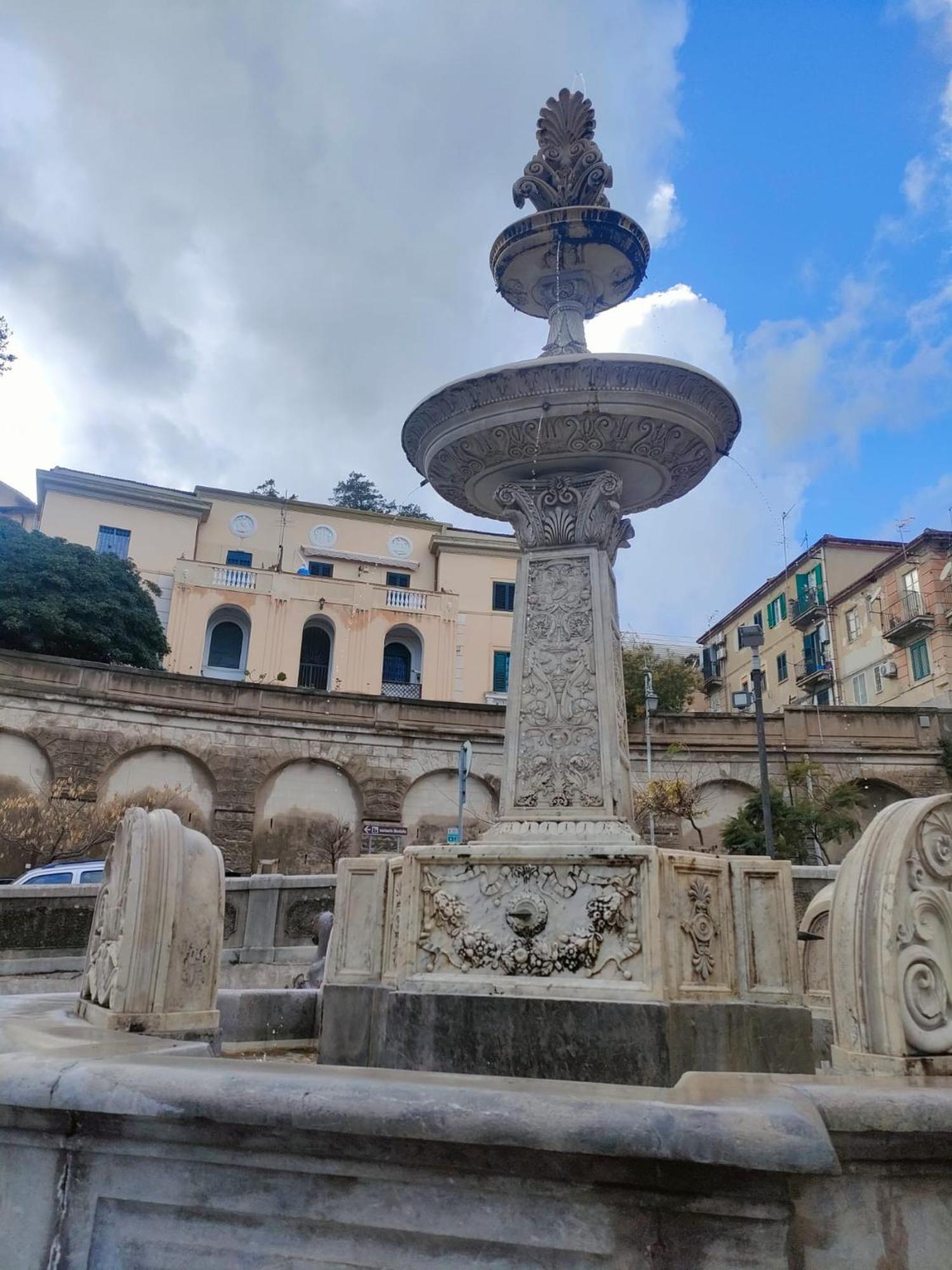 Fontana Falconieri Boutique Hotel Messina Eksteriør bilde